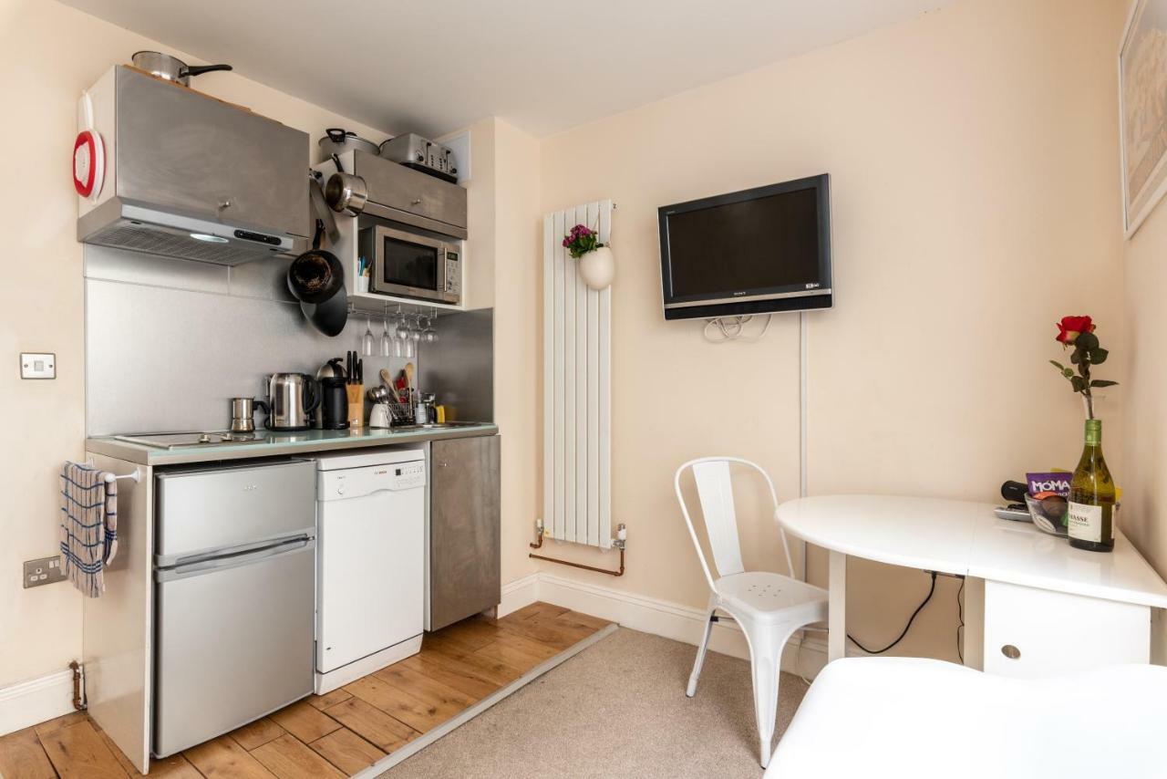 Little Brighton Beach Apartments - Also Separate Spa Cabin And Watersports Dış mekan fotoğraf